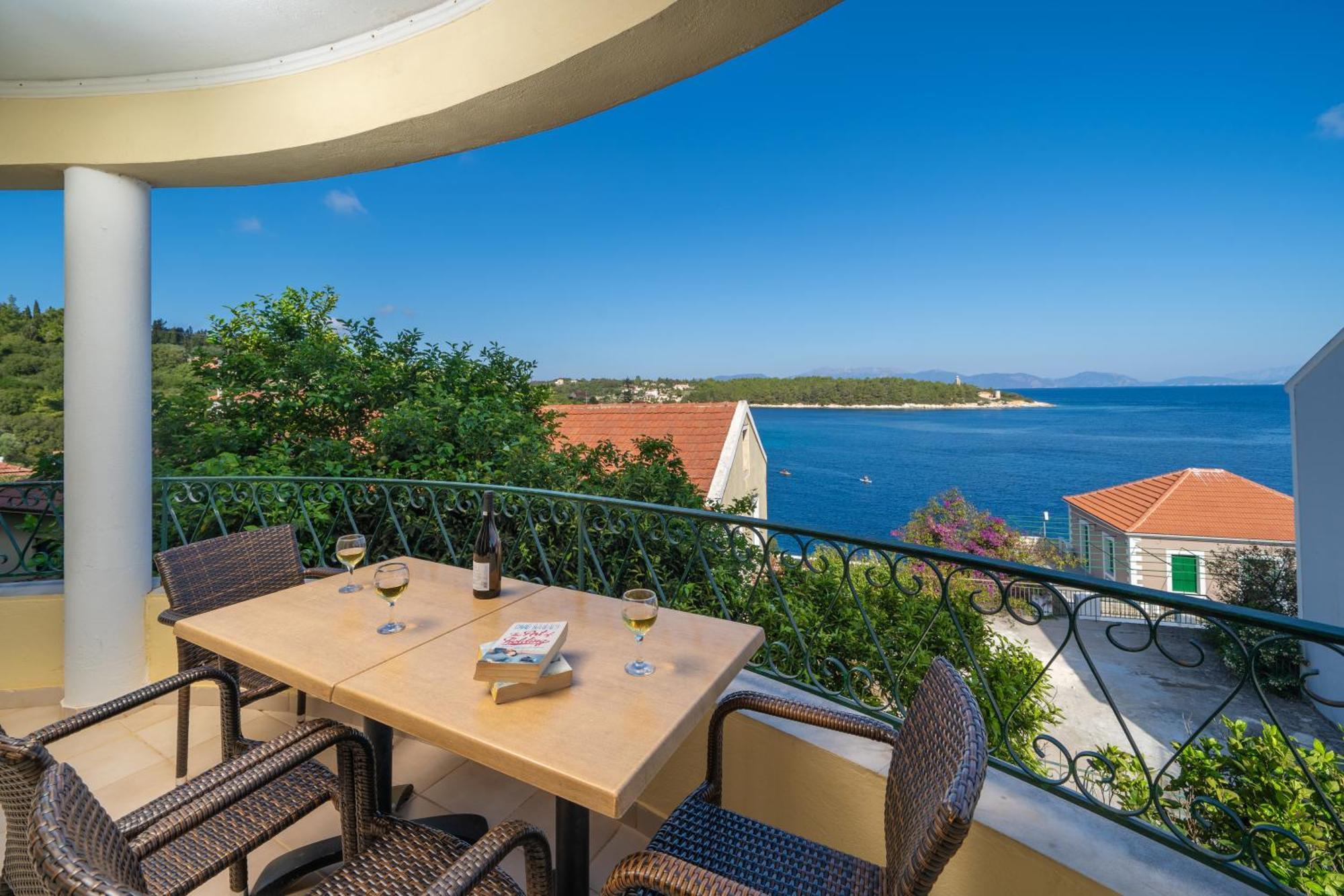 Stella Hotel Apartments Фіскардо Екстер'єр фото